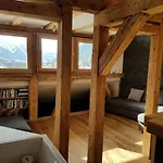 Beautiful apartment in Chamonix centre with superb mountain views