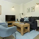 Apartment Ensa - Alpes Travel - Central Chamonix - Sleeps 4