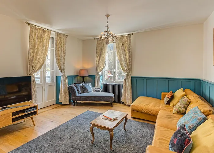 Apartment Aiguille Du Midi Central Chamonix - Alpes Travel - Sleeps 6