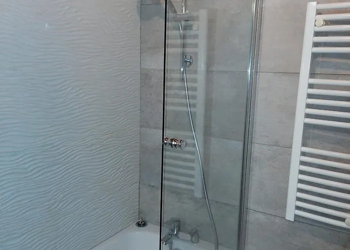 Duplex Renove 3 Pieces Avec Jardin, Parking Et Animaux Admis A Chamonix - Fr-1-517-25