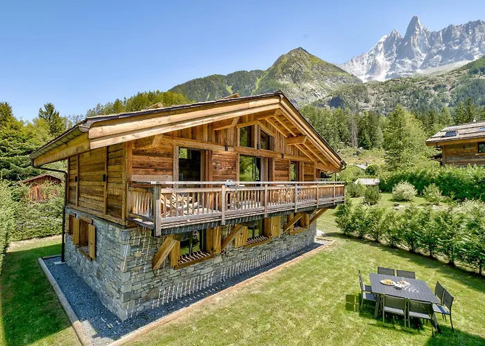 Chalet Black Wood