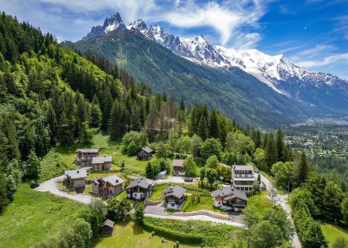 Chalet Green Forest