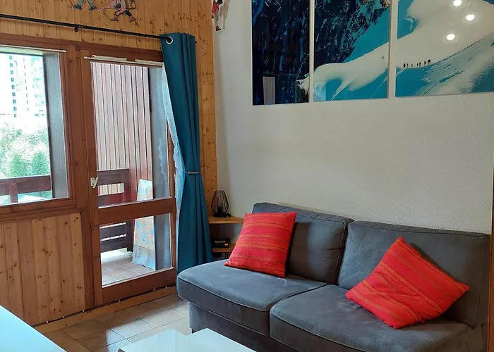 Charmant 2 Pieces Renove Avec Balcon, Wifi Et Parking, Proche Centre Et Commerces - Fr-1-517-66