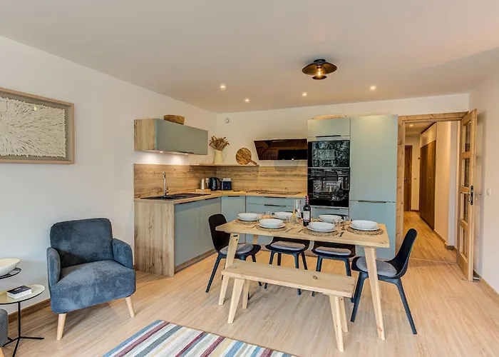Apartment Cristal Des Glaces, Mont Blanc View, Alpes Travel, Sleeps 6