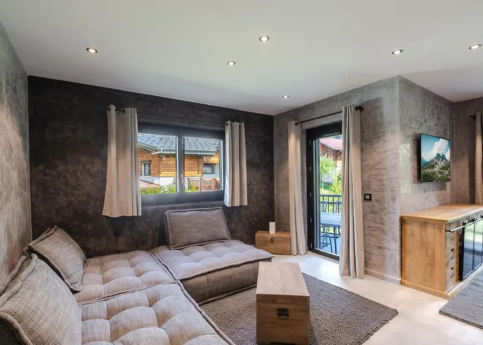 Demi-Chalet Cosy Avec Terrasses, Wifi Et Parking A Chamonix - Fr-1-343-228