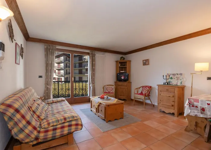 Bel Appartement Central Avec Balcon Et Parking A Chamonix - Fr-1-343-236