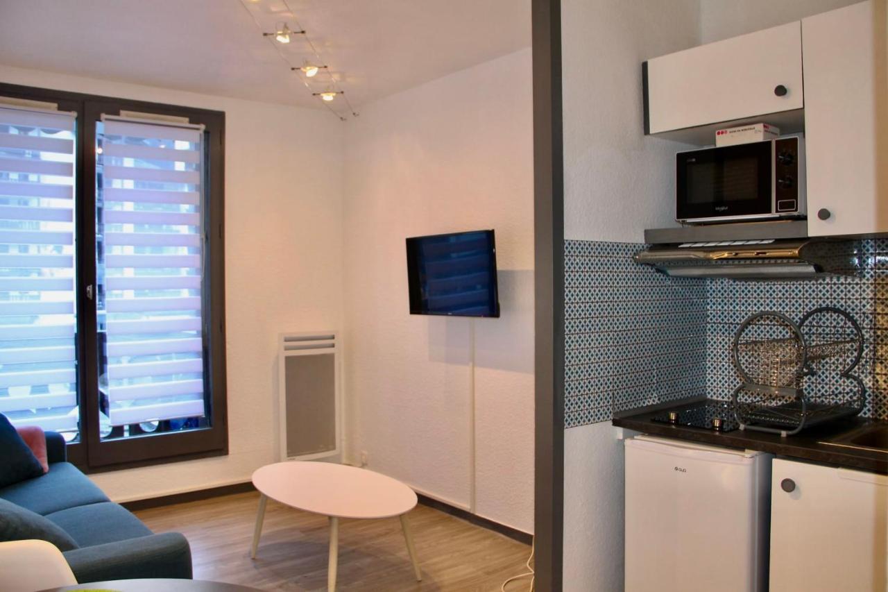 Modern Proche Centre *
