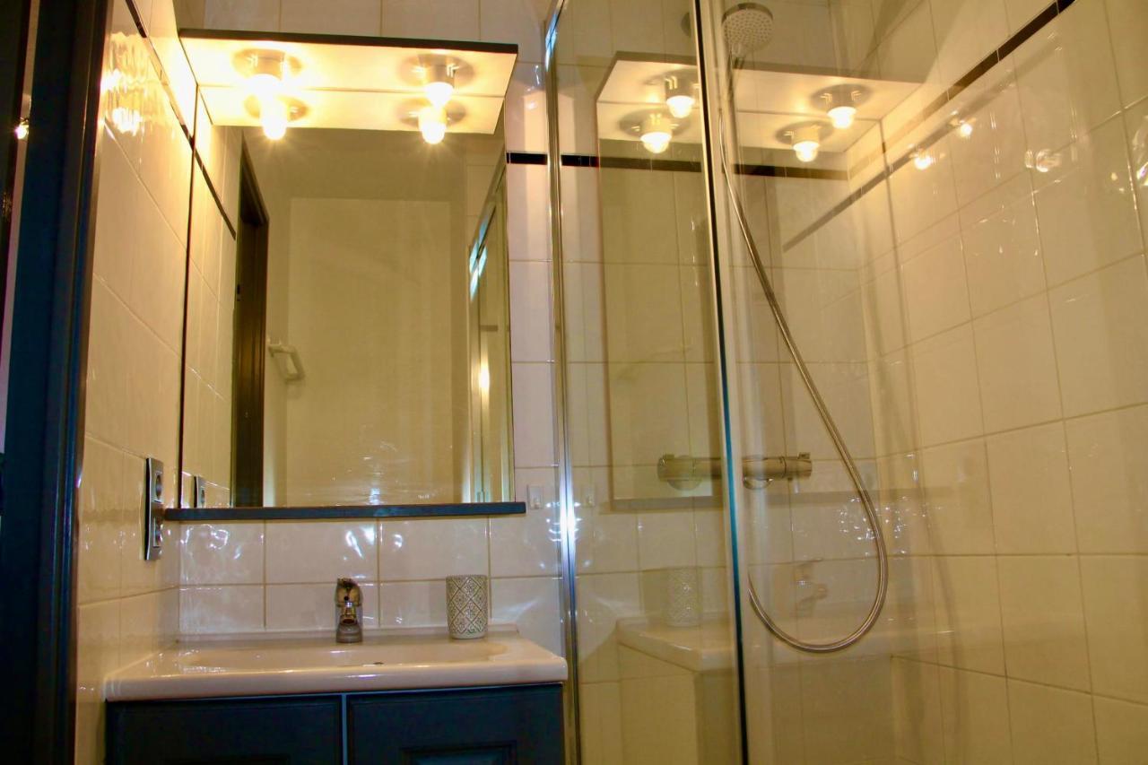 Modern Proche Centre Apartment *