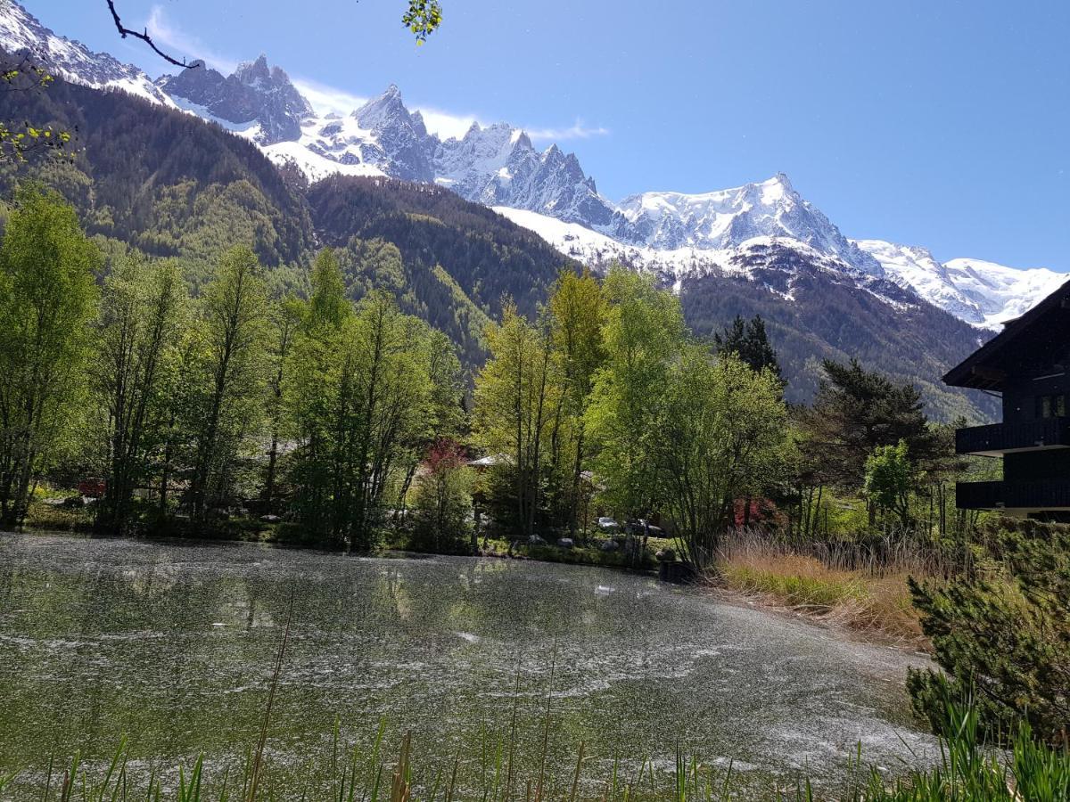 Bel , Son Jardin Et Le Lac