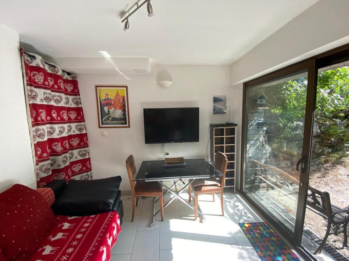 Champraz - Free Parking Apartment
