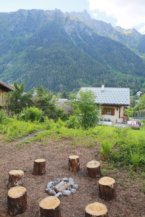 Large Chalet, Sleeps 12, 200m2, 5 Bedroom, 4 Bathroom, Garden, Jacuzzi, Sauna *