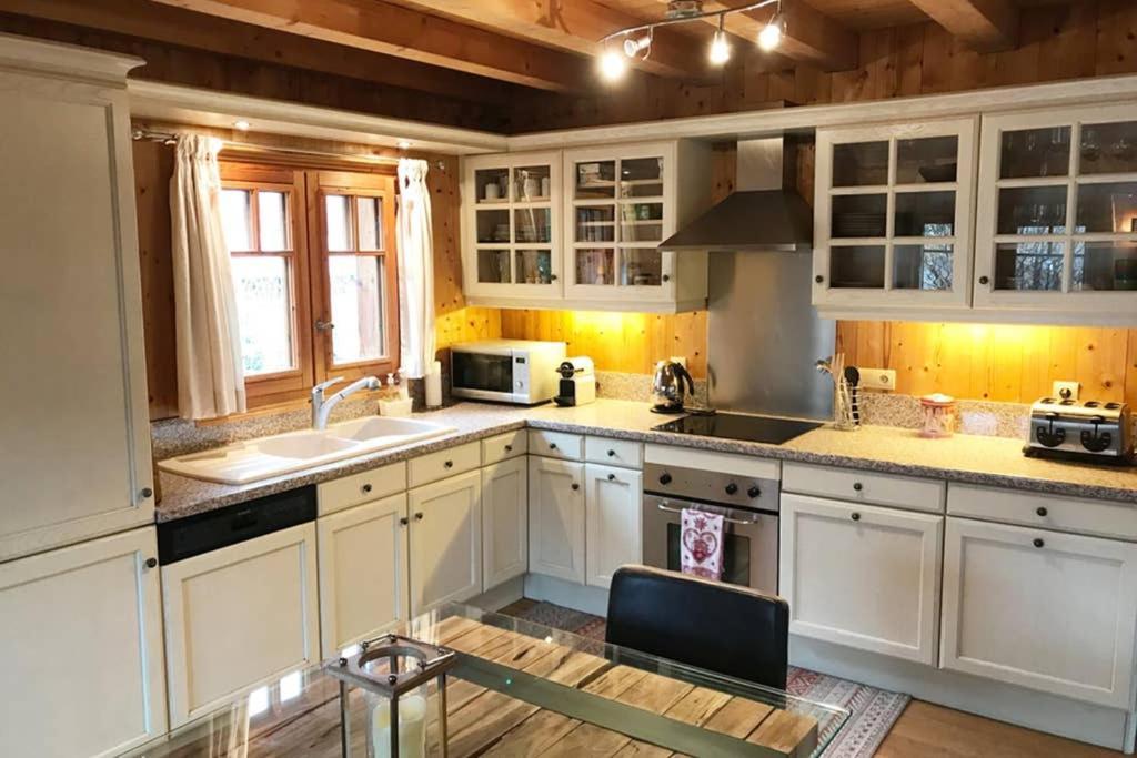 Chalet Alpine Retreat With Mont Blanc Panorama, Location, Private Parking