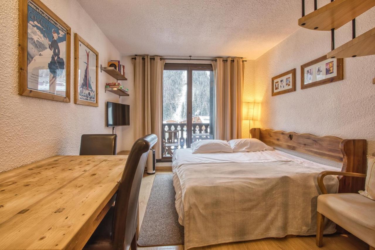 Petit Dru - Mezzanine With Mont Blanc Chamonix