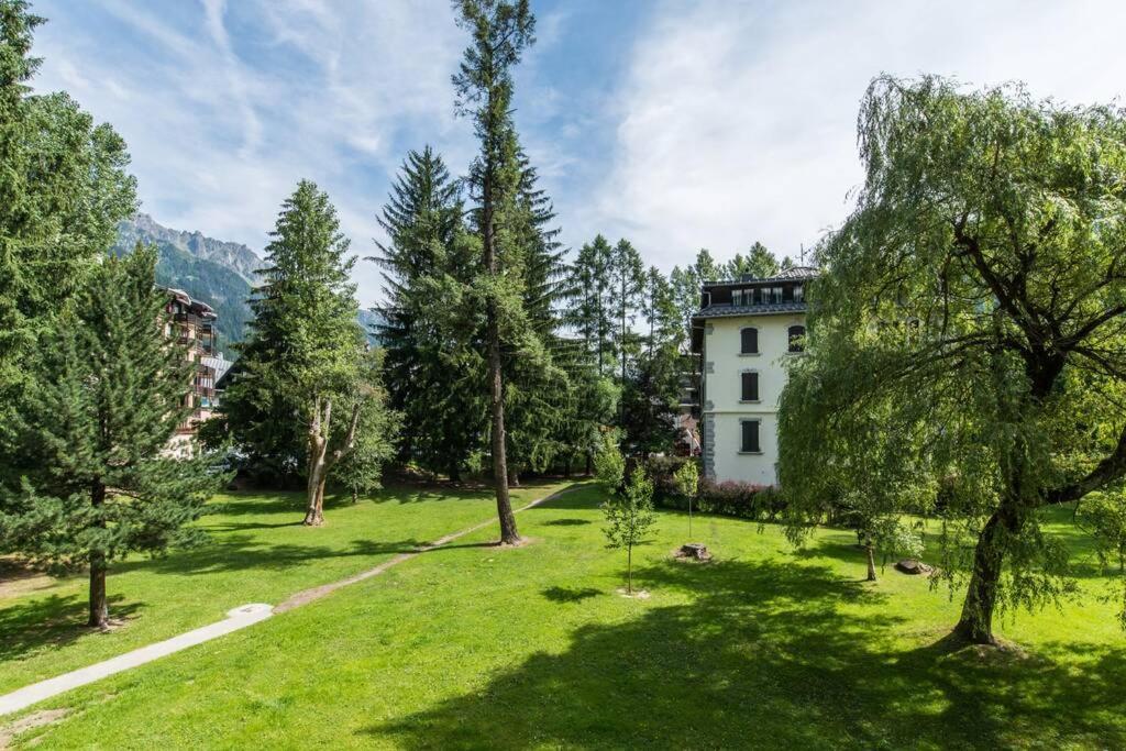 Appartement Au Coeur De Chamonix, Un écrin De Verdure *