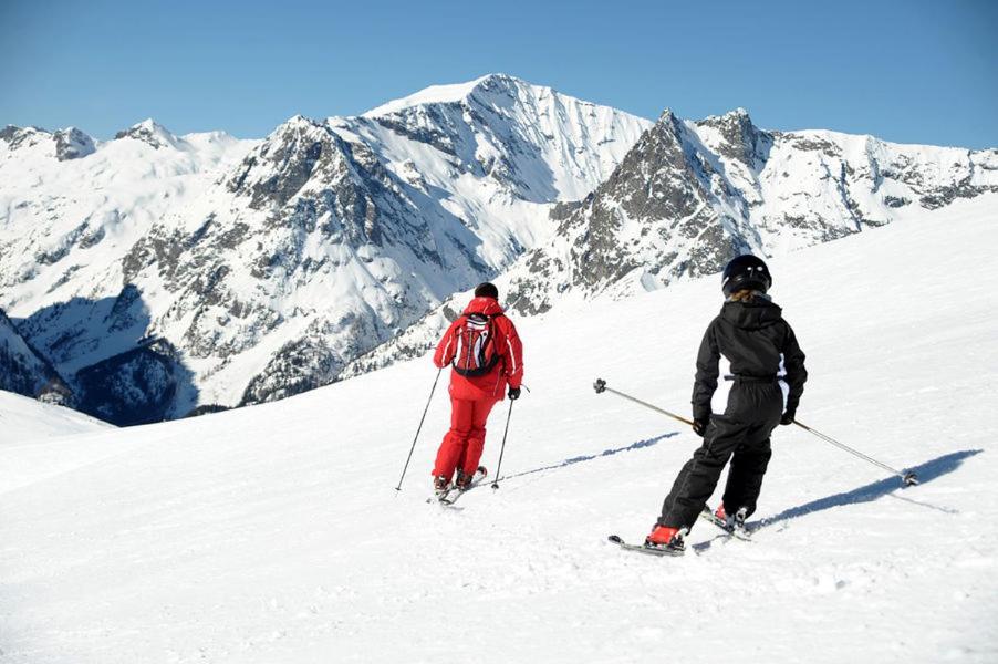 Les Des Aiguilles Hotel