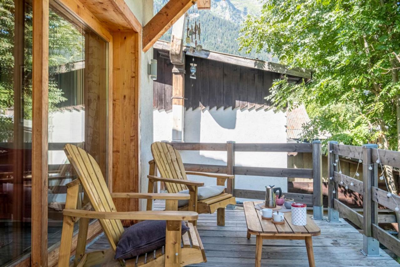 Chalet Superb Chalet With Balcony In