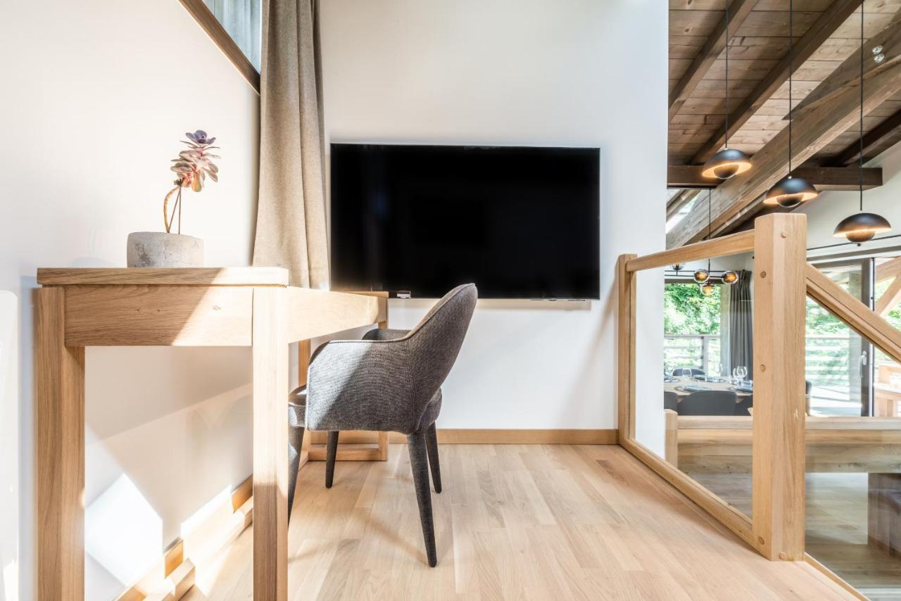 Jatoba - By Emerald Chalet *