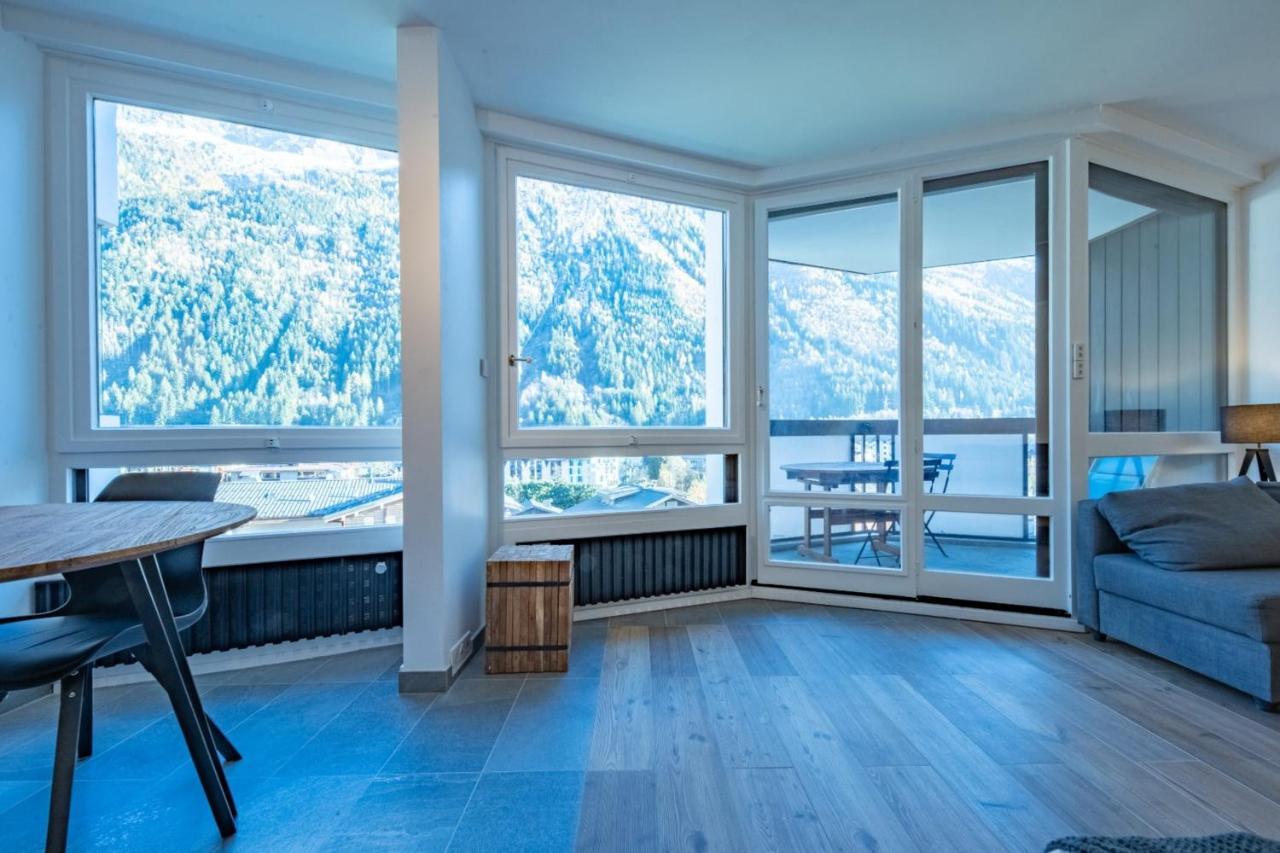 Charming With Balcony And View In *