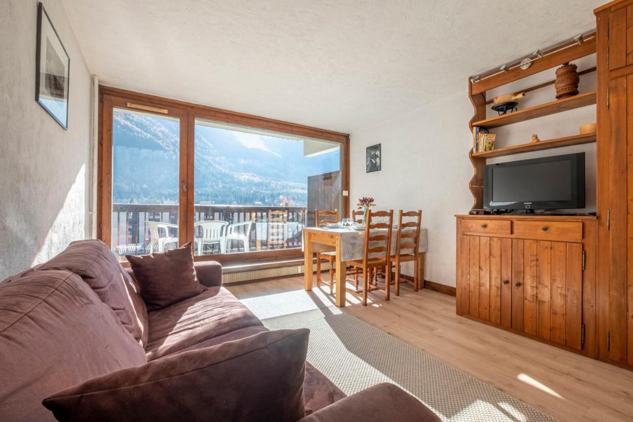 With Balcony In Apartment *