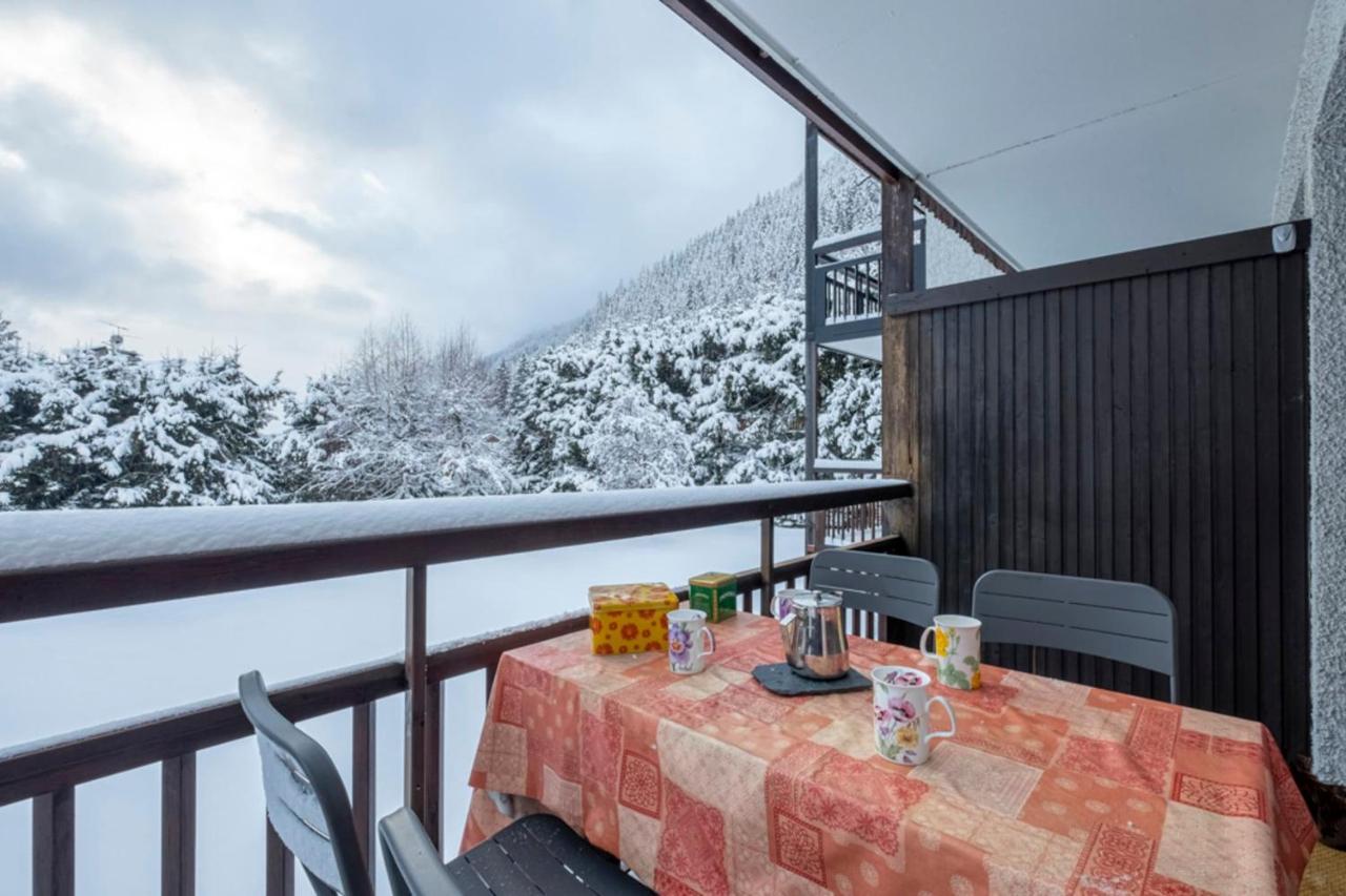 With Balcony Close To The Slopes Apartment Chamonix