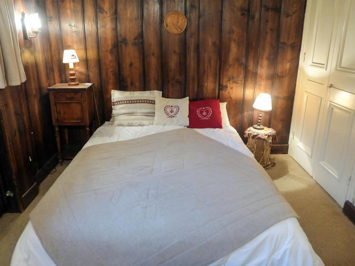 Apartment Apartment Le Brevent-14 By Interhome Chamonix