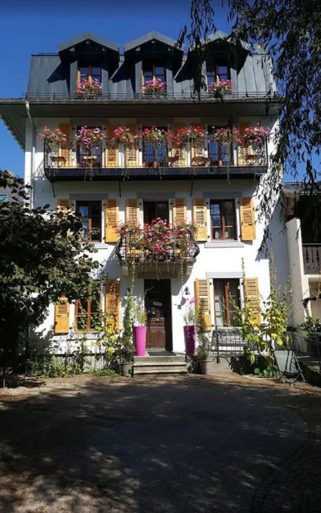 Du Clocher Hotel 3*