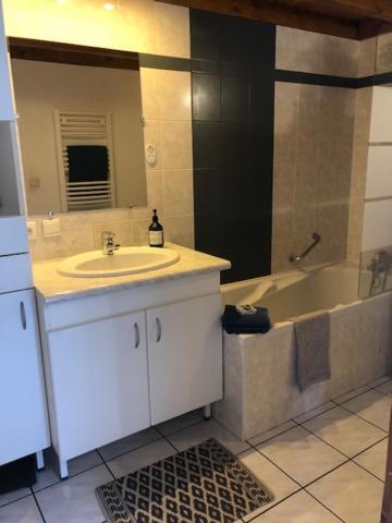 2 Bedroom Planards Apartment *