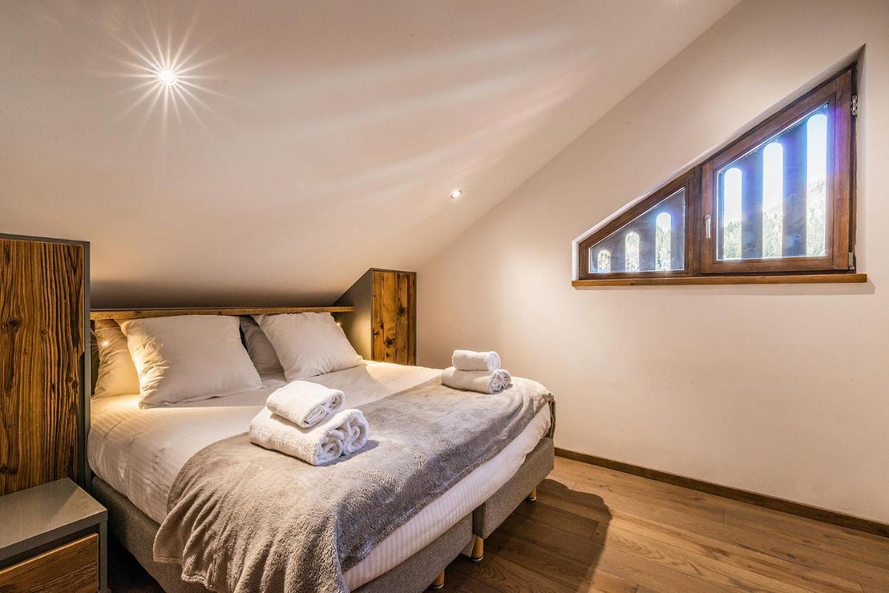 Le Globe Argentiere - By Emerald Chamonix