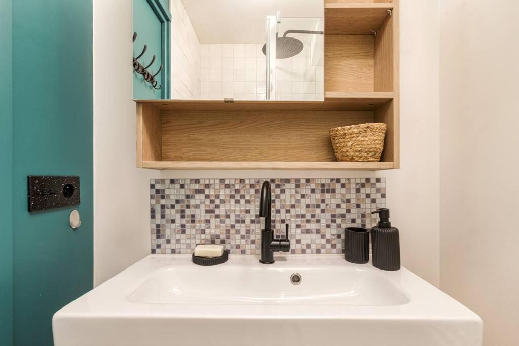 Apartment Epicia - Chic 2br In Center, Next To Train Station - By Cozee *