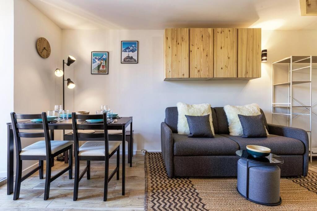 Apartment Epicia - Chic 2br In Center, Next To Train Station - By Cozee *