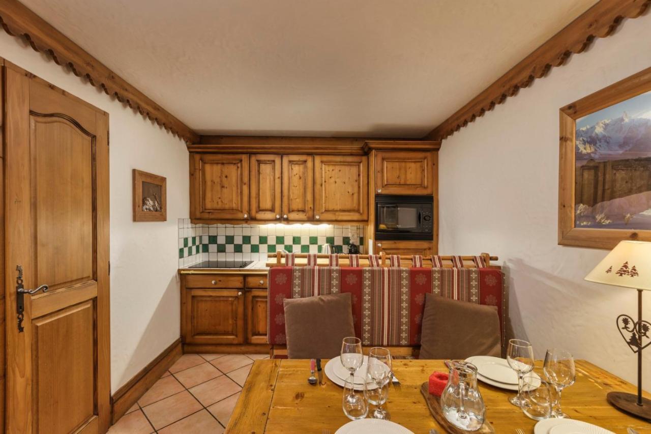 Grepon -city Center - Free Swimming Pool, Sauna, Gym - Free Parking - By Cozee Apartment