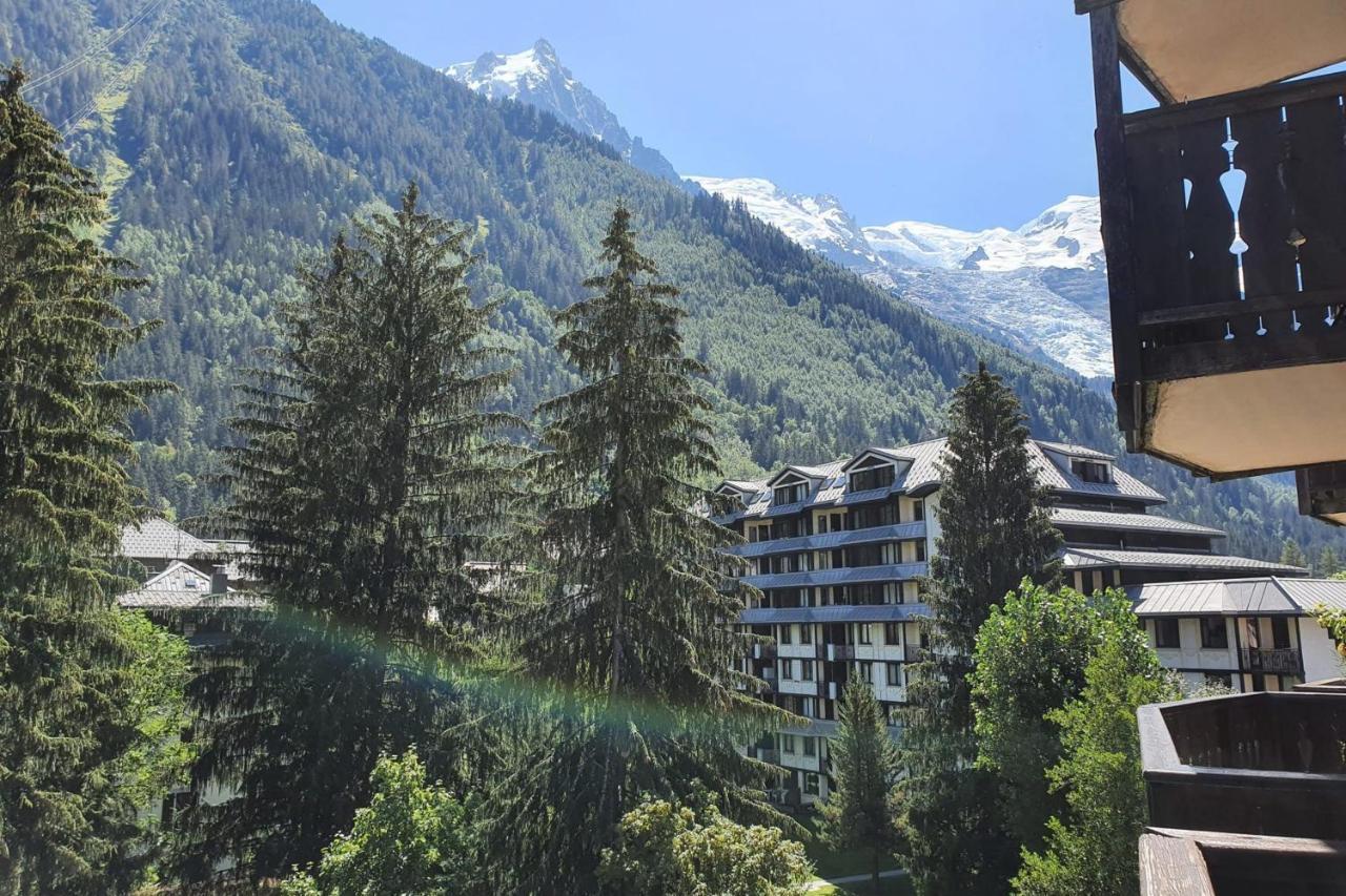 32m With Balcony View On The Mountain