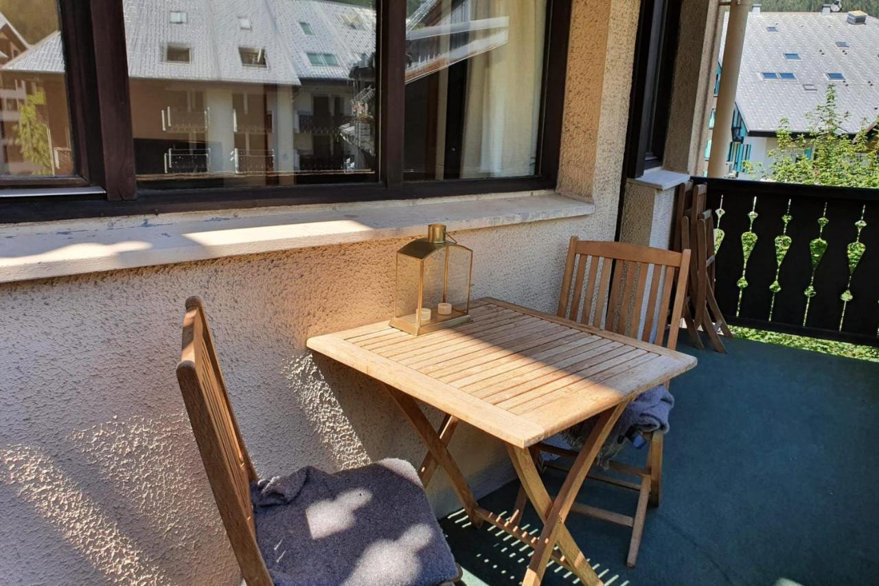 32m With Balcony View On The Mountain