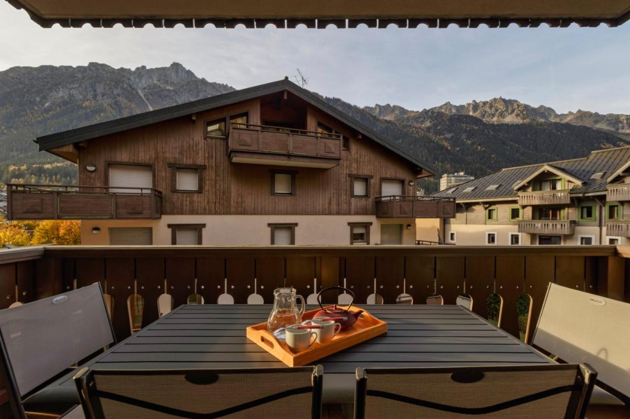 Grepon -city Center - Free Swimming Pool, Sauna, Gym - Free Parking - By Cozee Apartment *