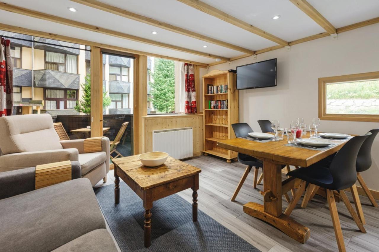 Apartment Grand Roc C - Modern 2br Close To Grand Montets Lift - By Cozee