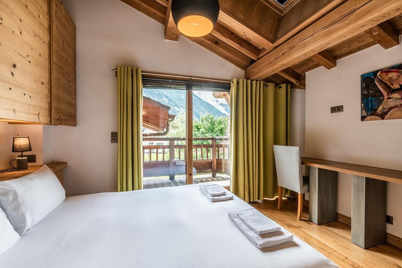Eden Hotel, And Les Praz Chamonix