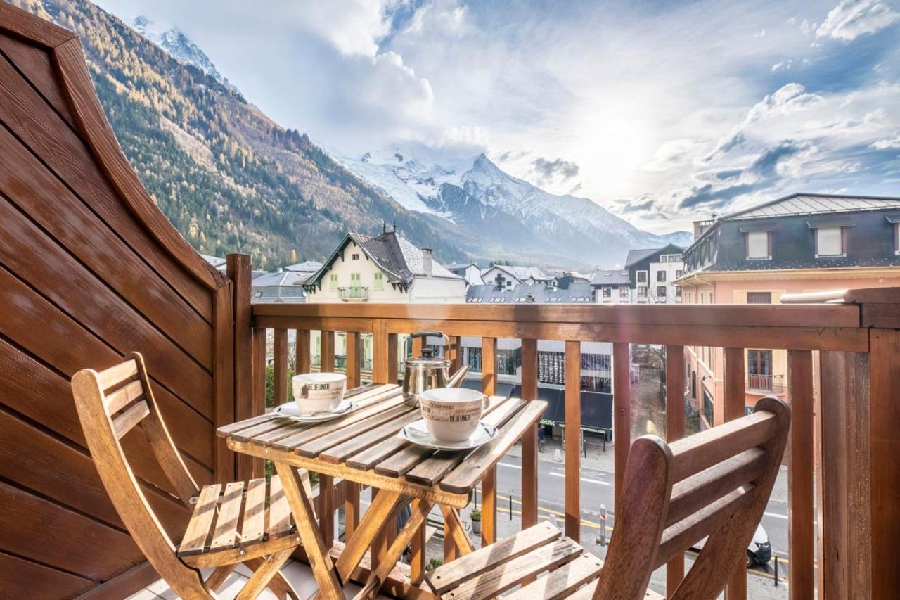 55 M With Balconies And Mont Blanc View *