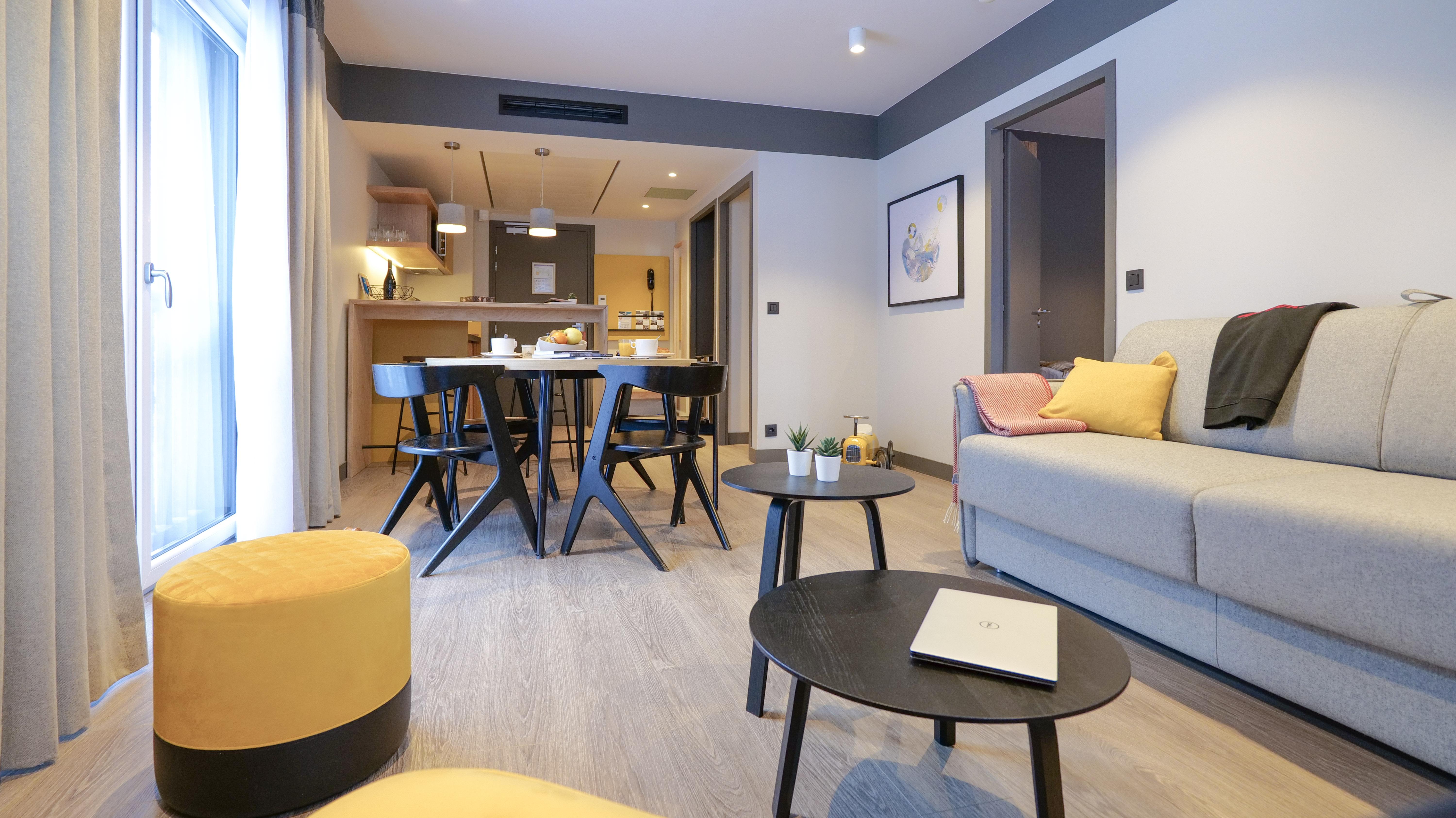 Hotel Plan B - Living 3*