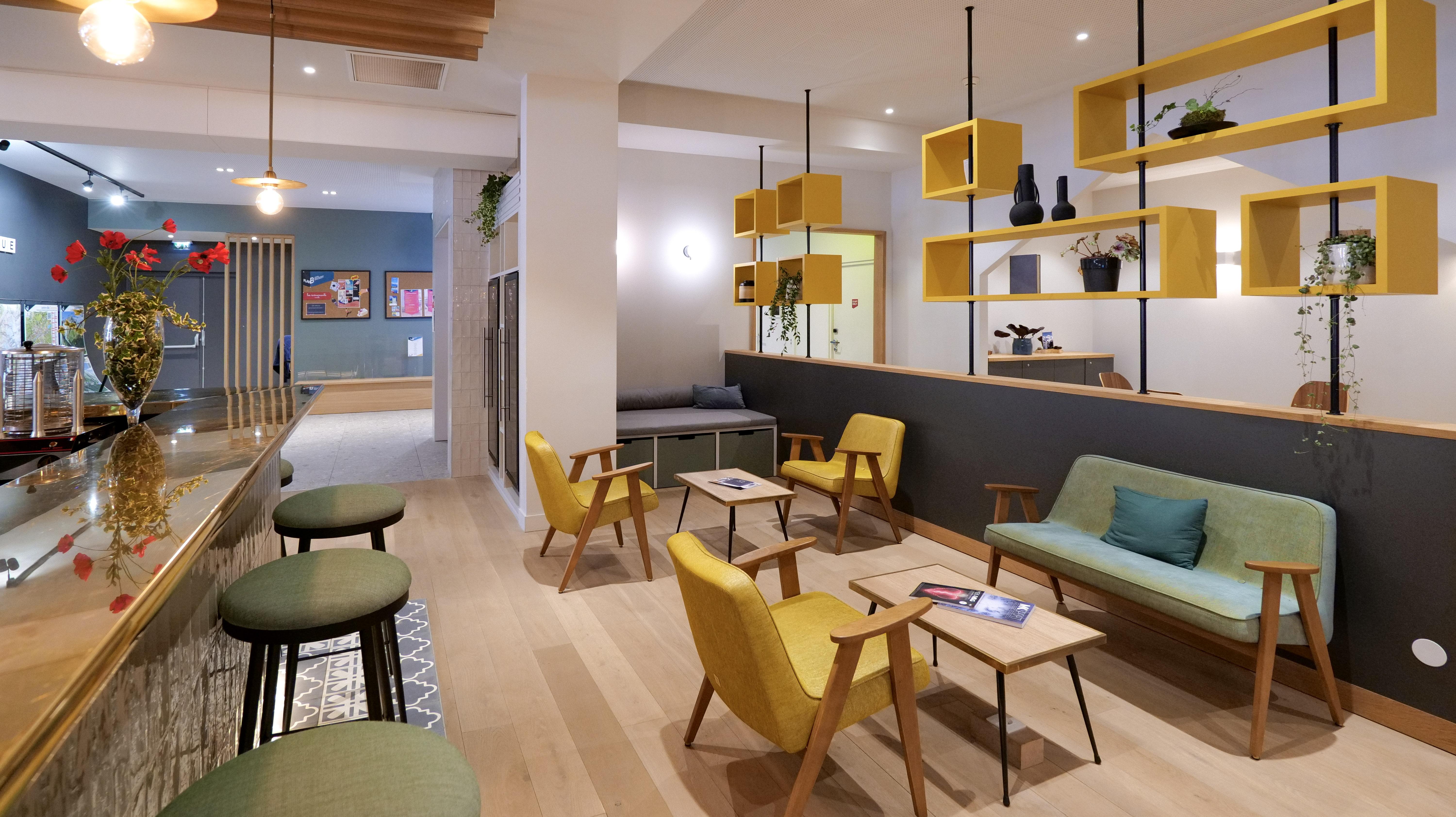 Hotel Plan B - Living 3*