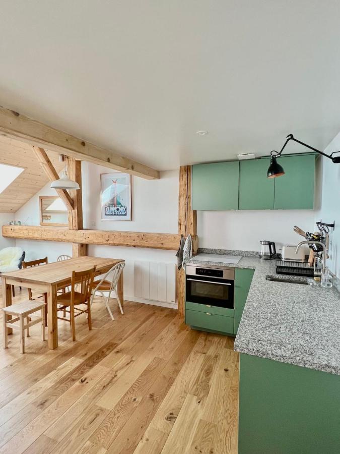 Triplex In The Heart Of *