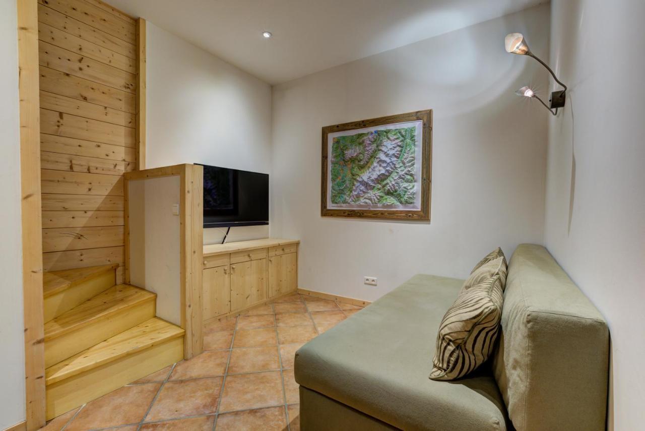 La Cloche Des Bois - Alpes Travel - Les Bois - Sleeps 4-6 Chalet *