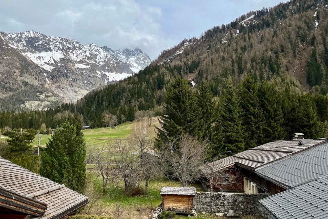 Chalet Chalet Of 235 M2 With Balcony Garden In *