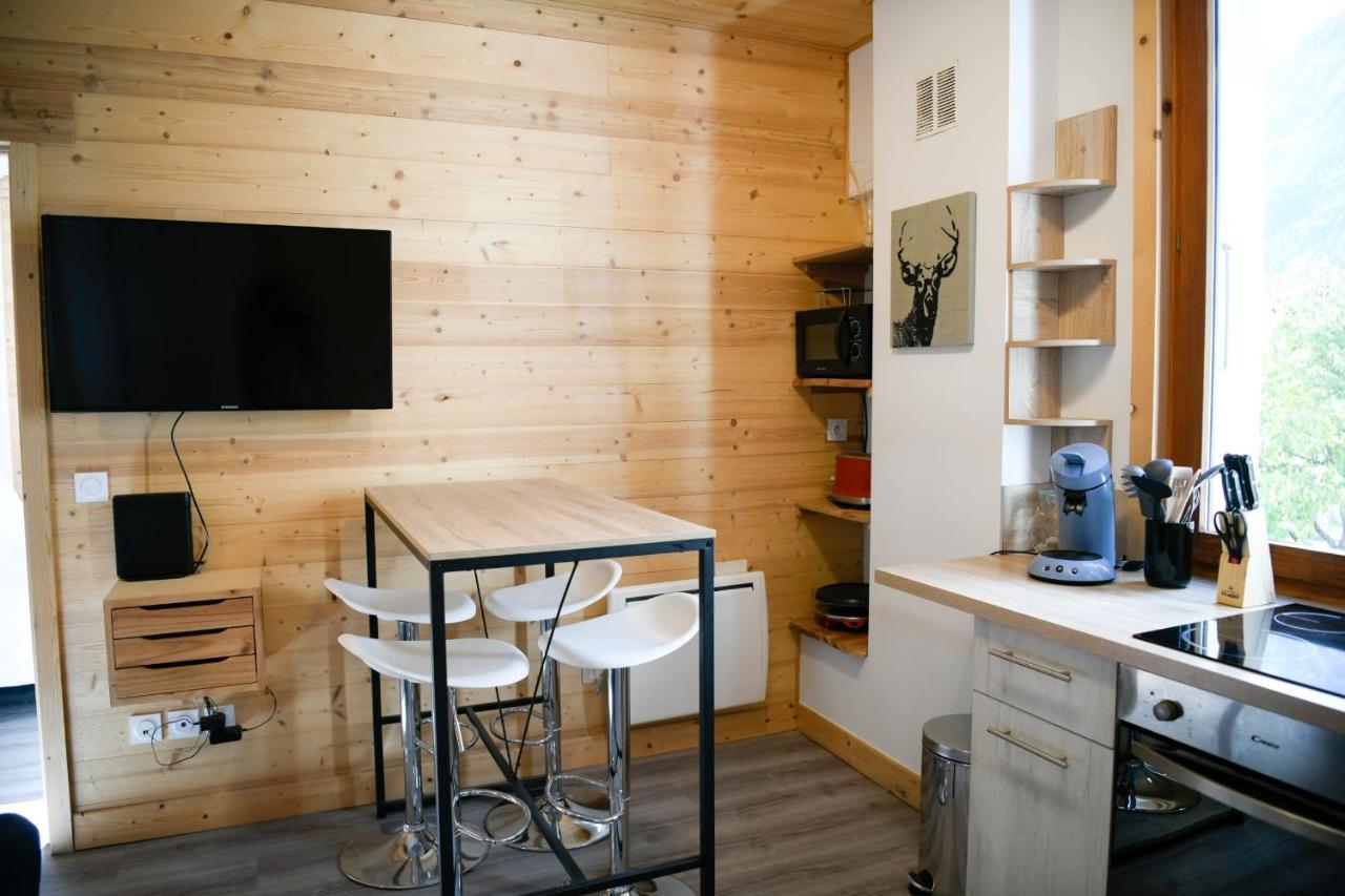Coniferes Furnished Flat Apartment *