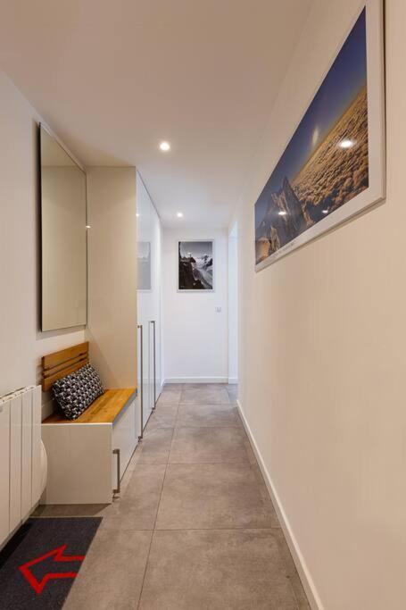 Apartment Modern 2br 5* Pool Gym Garage Mont-blanc View