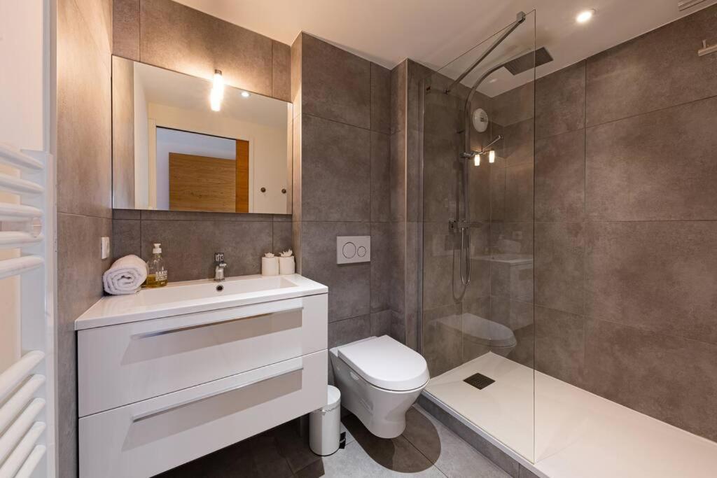 Modern 2br 5* Pool Gym Garage Mont-blanc View