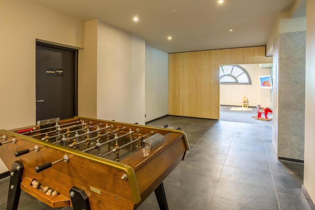 Modern 2br 5* Pool Gym Garage Mont-blanc View