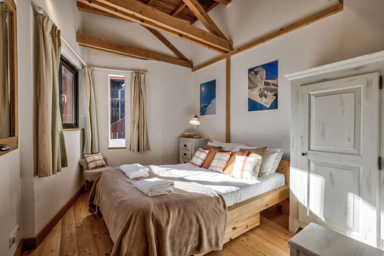 Chalet Alpins Alpes Travel Mont Blanc Views Sleeps 6-8 Chalet *