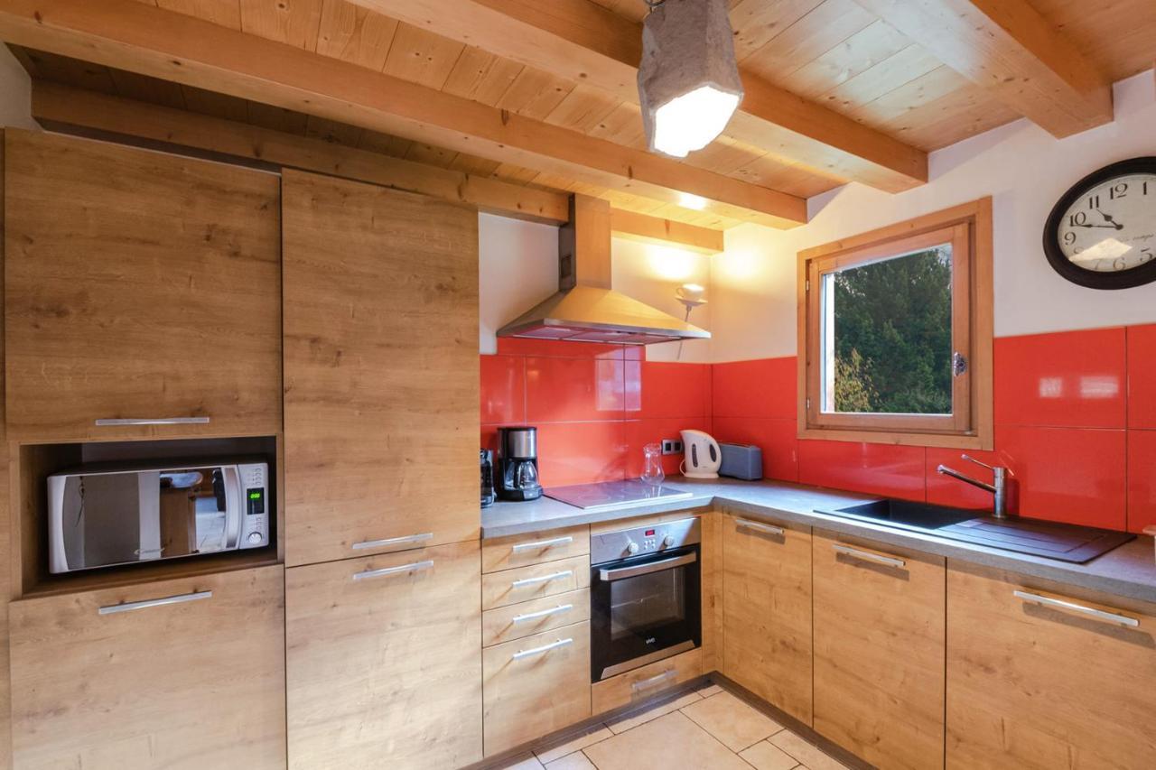 Family With Terrace And Garden In Chalet *