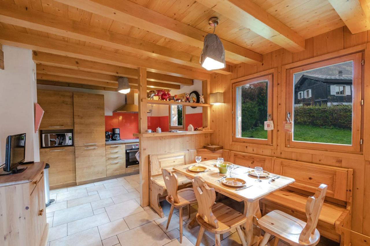 Chalet Family With Terrace And Garden In *