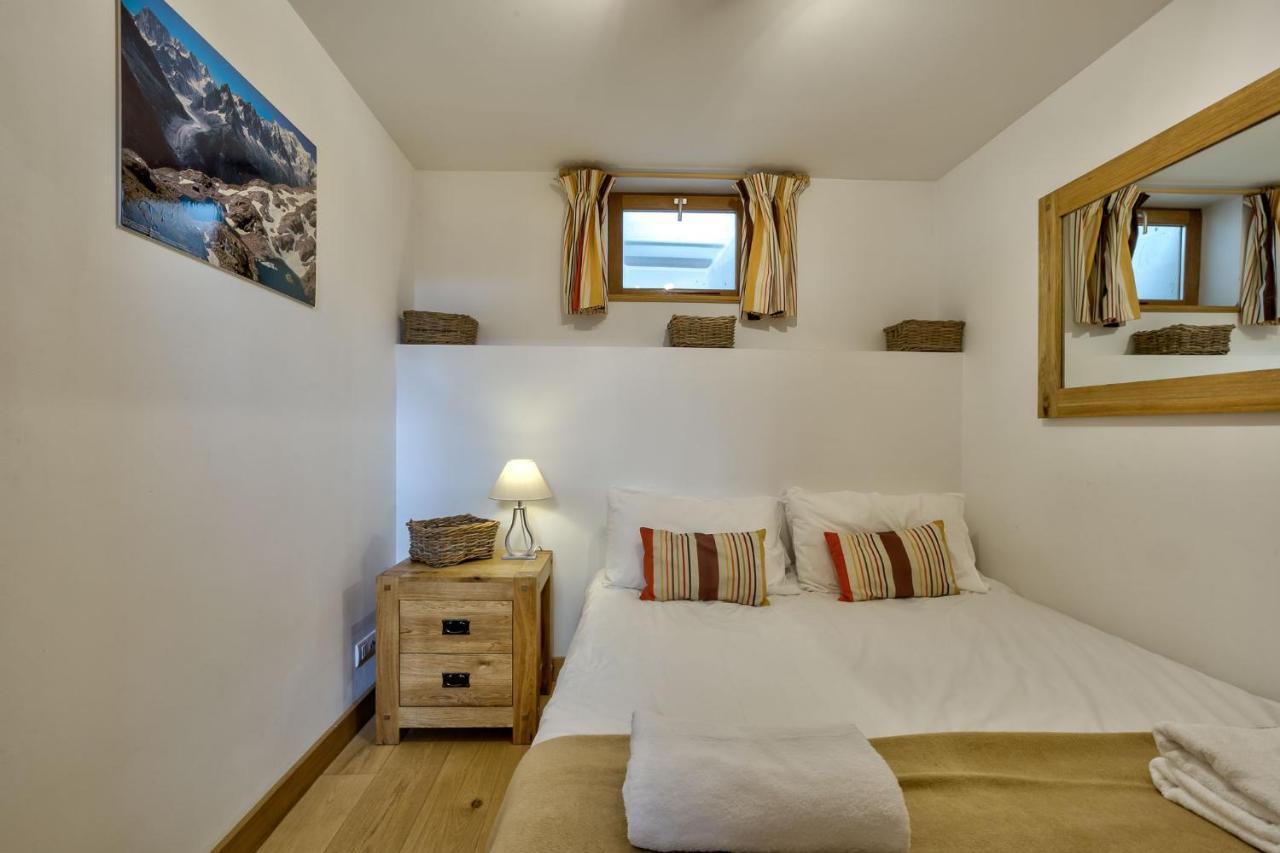 Chalet Alpins Alpes Travel Mont Blanc Views Sleeps 6-8 Chalet